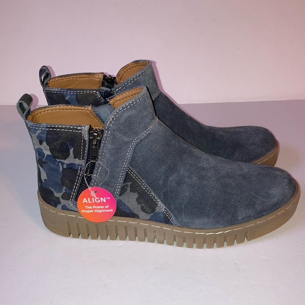 Comfortiva Align Suede/Cammo Boots, Sz 9W